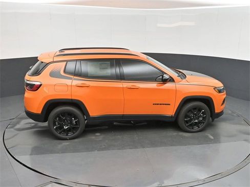 New 2026 Jeep Compass Latitude w/ Mopar Graphics Package image 35