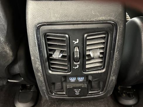 Used 2019 Jeep Grand Cherokee Limited AWD/4WD image 26