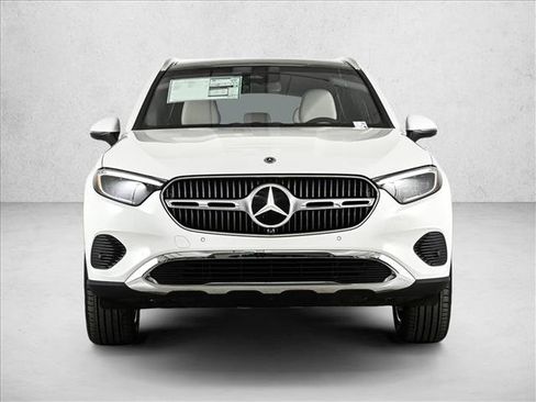 Used 2026 Mercedes-Benz GLC 300 4MATIC image 2