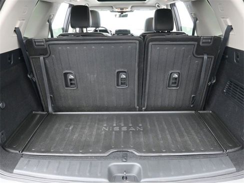 Used 2024 Nissan Pathfinder Platinum image 24