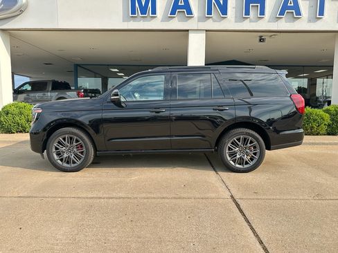 New 2025 Ford Expedition Platinum w/ Stealth Performance Package AWD/4WD image 4
