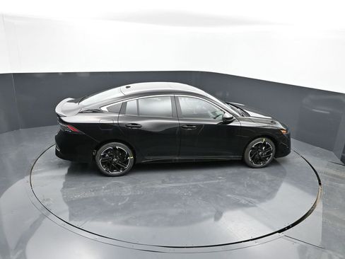 New 2026 Nissan Sentra SR w/ SR Premium Package FWD image 18