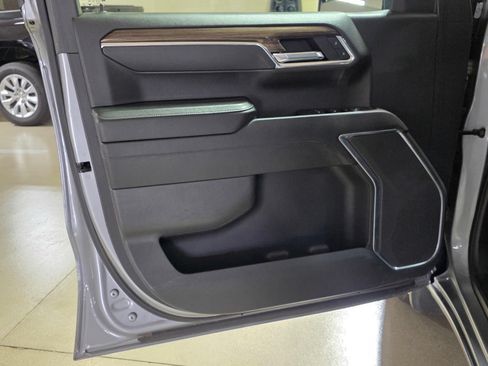 Used 2025 Chevrolet Silverado 1500 LT RWD image 16