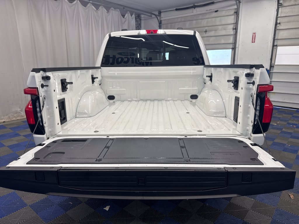 Used 2024 Ford F150 Lightning Lariat AWD/4WD image 28