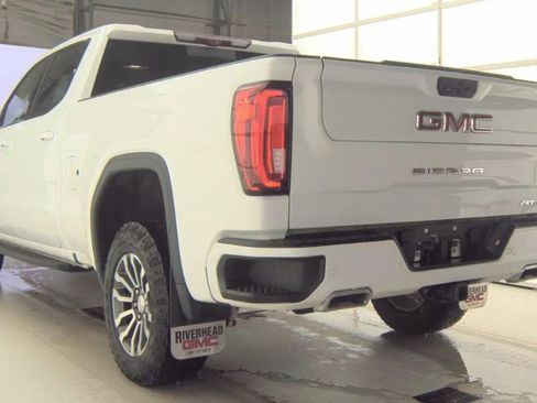 Used 2022 GMC Sierra 1500 AT4 w/ AT4 Premium Package AWD/4WD image 4