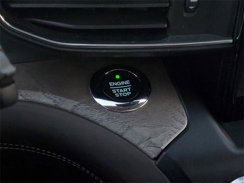 Certified 2020 Ford Explorer Platinum w/ Premium Technology Package image 19