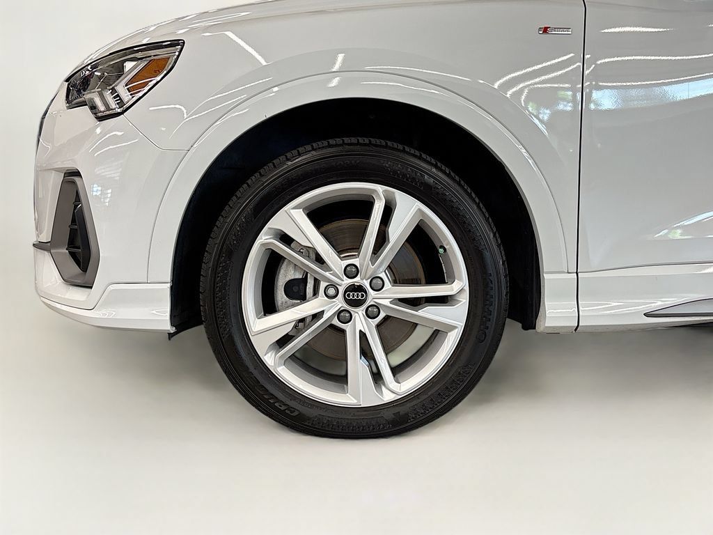 Certified 2022 Audi Q3 2.0T Premium Plus AWD/4WD image 25
