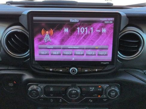 Used 2018 Jeep Wrangler Unlimited Sahara AWD/4WD image 18