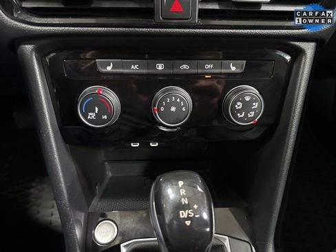 Used 2023 Volkswagen Taos SE w/ Black Wheel Package FWD image 19