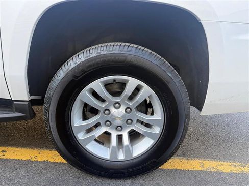 Used 2019 Chevrolet Suburban LT image 10