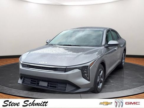 Used 2025 Kia K4 FWD image 1