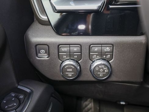 New 2026 GMC Sierra 1500 SLT image 23