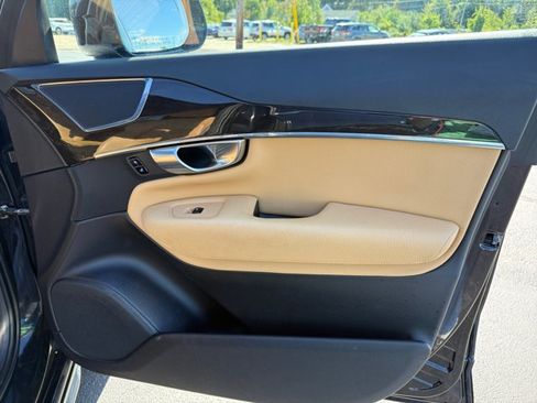 Used 2018 Volvo XC90 T6 Momentum w/ Convenience Package AWD/4WD image 23
