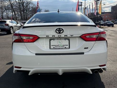Used 2020 Toyota Camry SE image 5