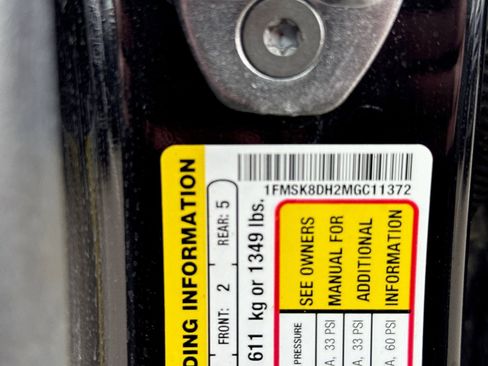 Certified 2021 Ford Explorer XLT w/ Equipment Group 202A AWD/4WD image 40