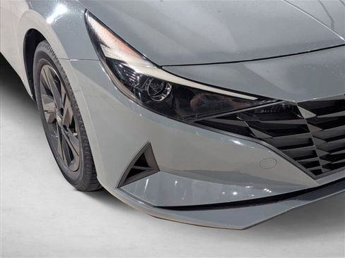 Used 2023 Hyundai Elantra SEL FWD image 9