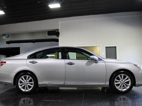 Used 2010 Lexus ES 350 FWD image 2