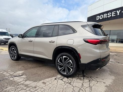 Used 2026 Buick Enclave Sport Touring w/ Power Package FWD image 8