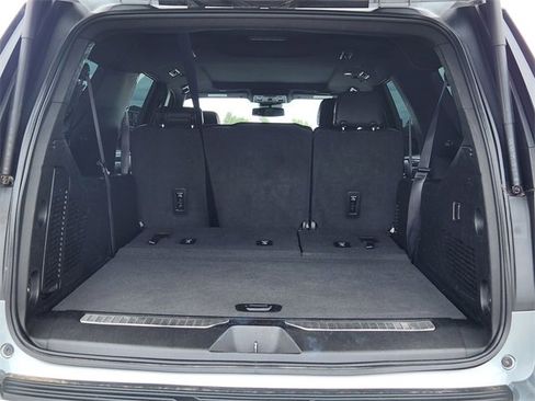 Used 2023 Chevrolet Suburban RST image 15