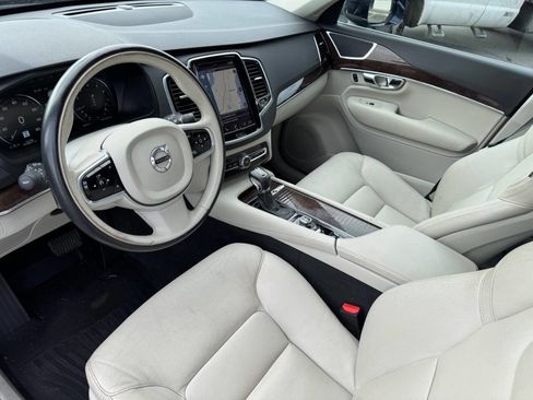 Used 2016 Volvo XC90 T6 Momentum w/ Momentum Plus Package image 30