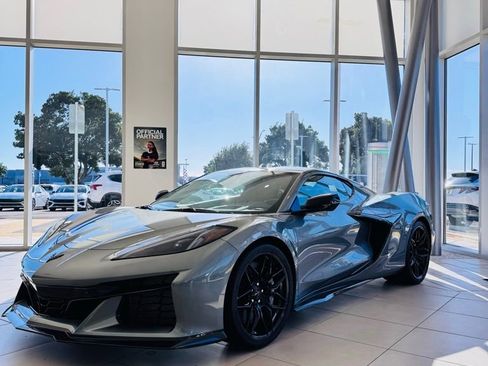 Used 2023 Chevrolet Corvette Z06 w/ Engine Appearance Package RWD image 3