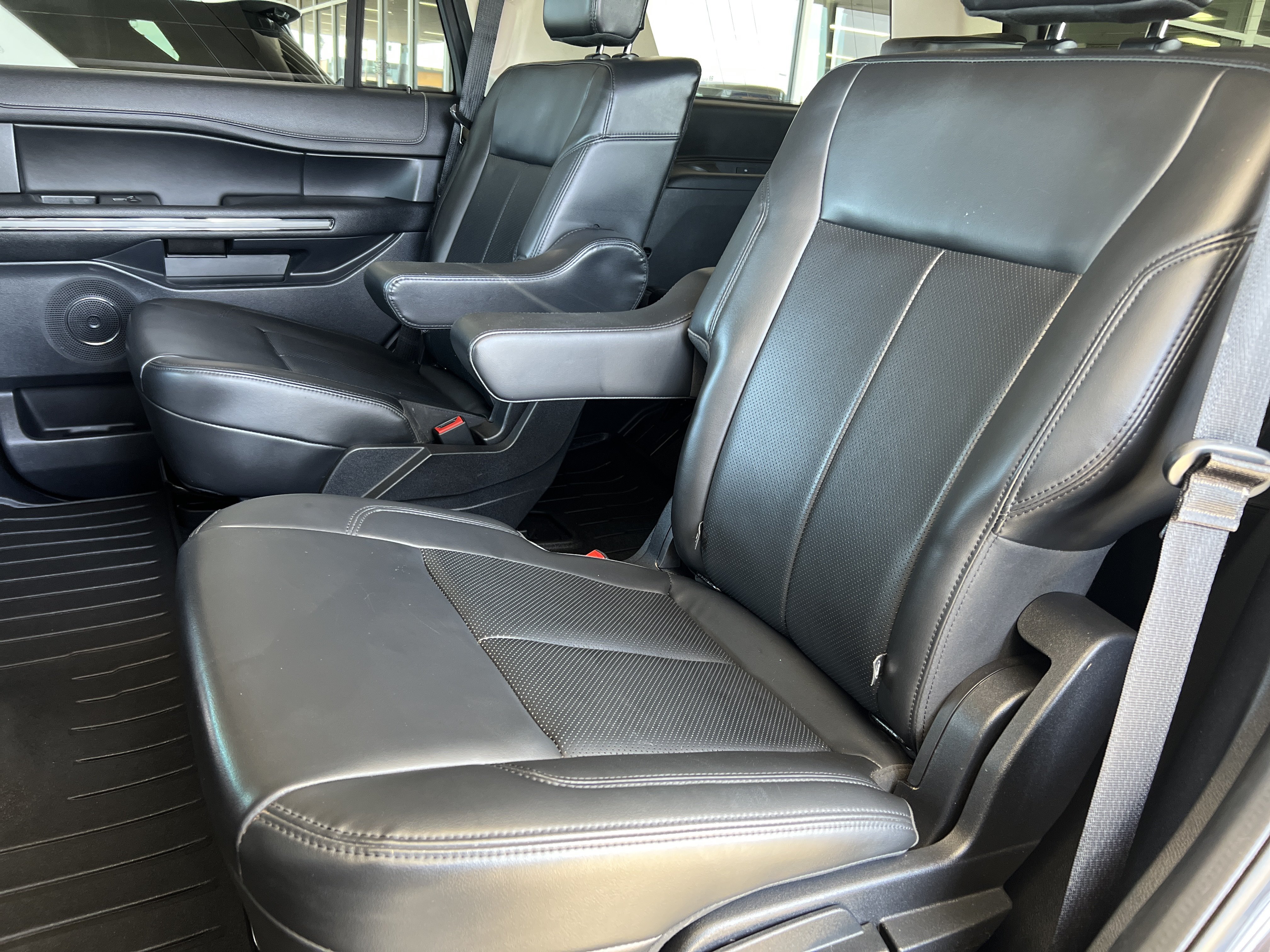 Used 2022 Ford Expedition XLT AWD/4WD image 10