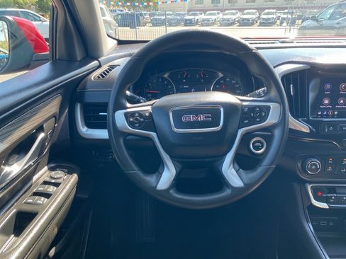 Used 2024 GMC Terrain SLE image 28