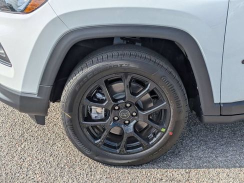 New 2026 Jeep Compass Latitude AWD/4WD image 11