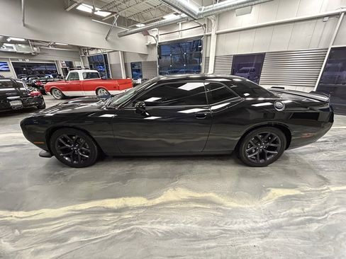 Used 2023 Dodge Challenger R/T w/ Blacktop Package image 34