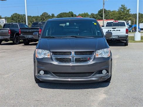 Used 2020 Dodge Grand Caravan SXT image 7