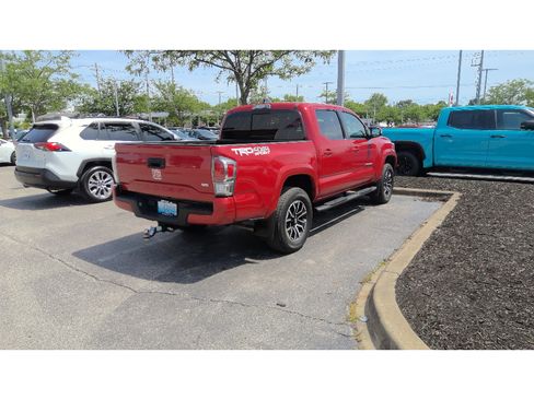 Used 2022 Toyota Tacoma TRD Sport AWD/4WD image 5