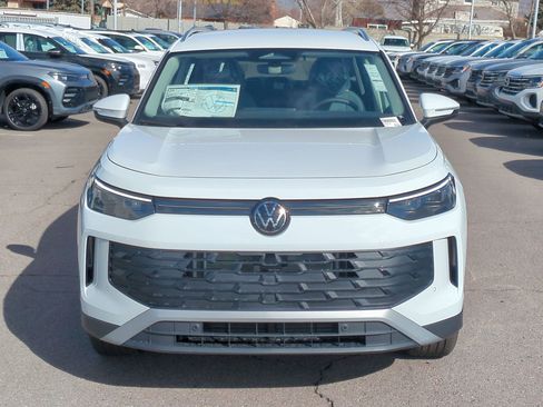 New 2026 Volkswagen Tiguan SE image 11