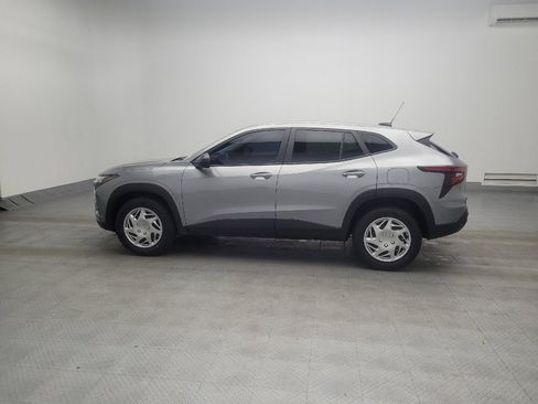 Used 2024 Chevrolet Trax LS image 3