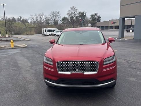 Used 2021 Lincoln Nautilus AWD image 2