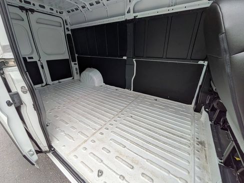 Used 2026 RAM ProMaster 2500 w/ Convenience Group FWD image 19