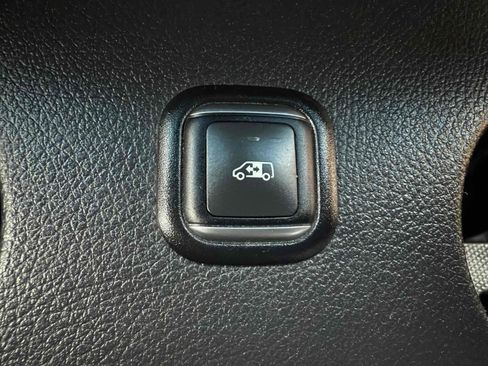 Used 2023 Mercedes-Benz Sprinter 2500 image 46