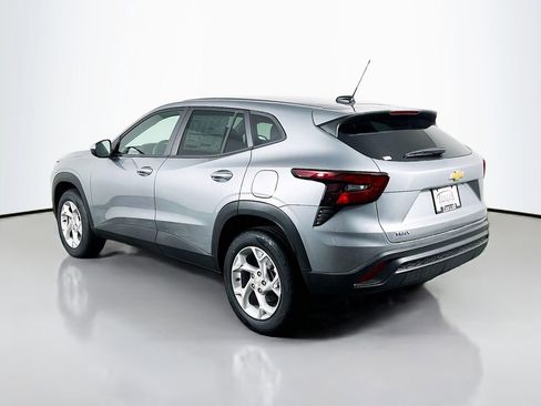 New 2026 Chevrolet Trax LS image 7