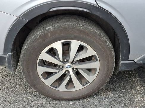 Used 2020 Subaru Outback Premium w/ Popular Package #1 AWD/4WD image 3