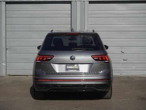 Used 2024 Volkswagen Tiguan SE R-Line AWD/4WD image 4