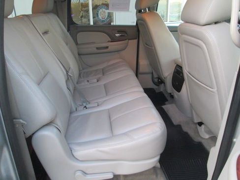 Used 2012 GMC Yukon XL SLT w/ SLT-2 Equipment Package image 15