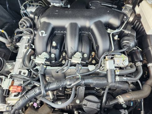 Used 2025 Nissan Pathfinder SV FWD image 31