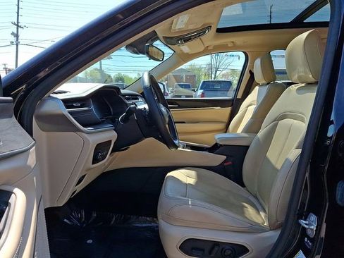 Used 2022 Jeep Grand Cherokee L Limited AWD/4WD image 13