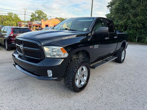 Used 2017 RAM 1500 Express w/ Express Value Package AWD/4WD image 1