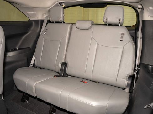 Used 2025 Toyota Sienna XLE image 12