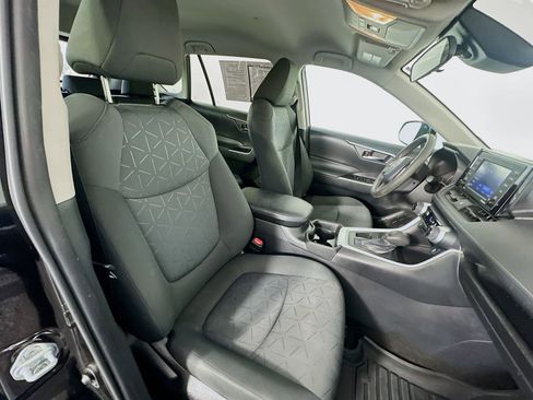 Used 2021 Toyota RAV4 XLE FWD image 25