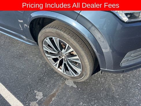 Used 2020 Volvo XC90 T5 Momentum w/ Protection Package Premier FWD image 2