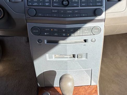 Used 2005 Nissan Maxima 3.5 SL w/ (T05) Navigation System Pkg FWD image 9