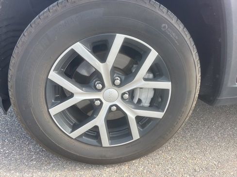 Used 2023 Jeep Grand Cherokee Limited w/ Trailer Tow Prep Group (B) image 9