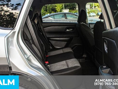 Used 2025 Nissan Rogue SV FWD image 18