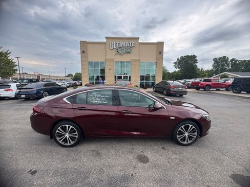Used 2019 Buick Regal Essence w/ Driver Confidence Package I AWD/4WD image 1